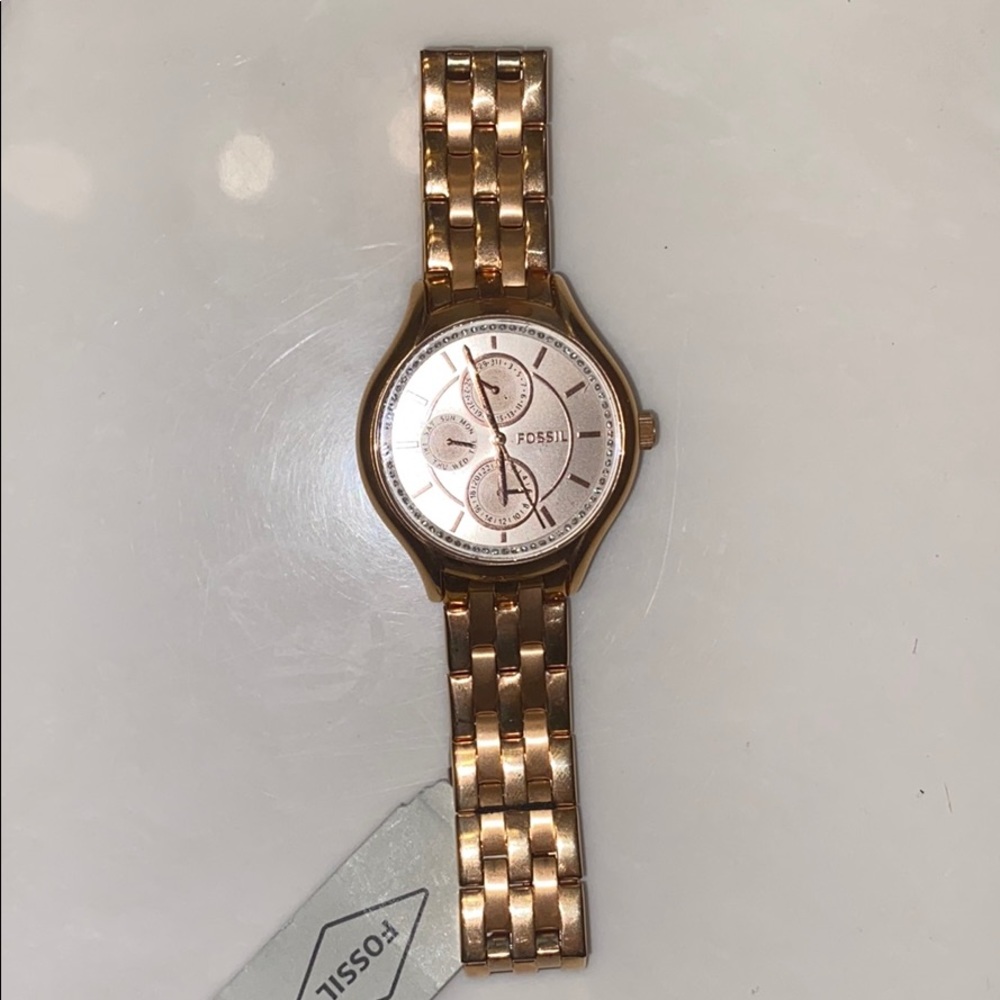 Rose gold fossil watch